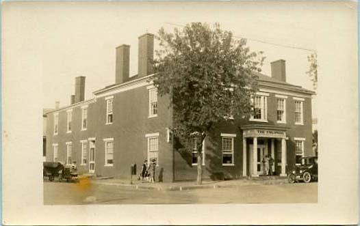 DE - Smyrna?  The Colonial    *RPPC