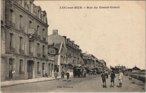 CPA LUC-sur-MER Rue du Grand-Orient (1227508)