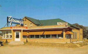 Young's Restaurant Highway 12 13 33 West Baraboo Wisconsin postcard