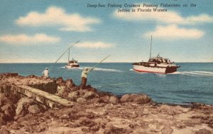 Vintage Postcard Deep-Sea Fishing Cruisers Passing Fisherman Jettis In Florida