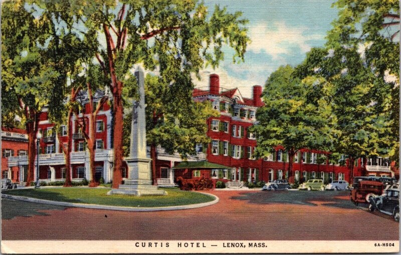 Postcard Curtis Hotel in Lenox, Massachusetts