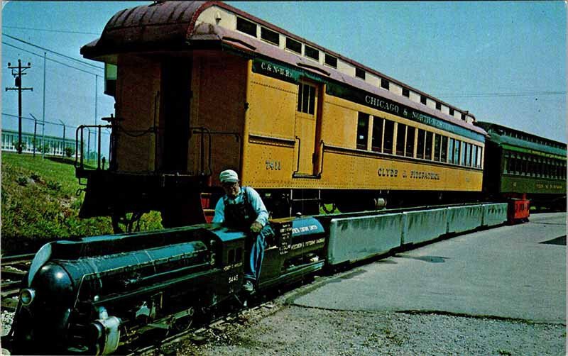 Postcard TRAIN SCENE Green Bay Wisconsin WI AK8849