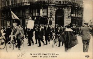 CPA PARIS Le Conflit Européen en 1914 Un cortege de Mobilisés (218909)