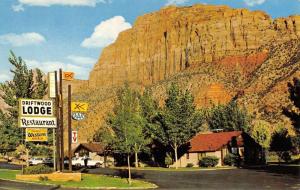 Springdale Utah Driftwood Lodge Restaurant Street View Vintage Postcard K35136