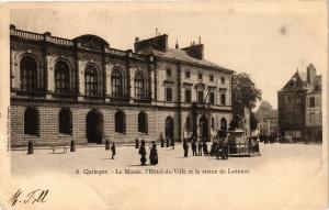 CPA QUIMPER - La Musée l'Hotel-de-Ville et la statue de Laennec (206649) 