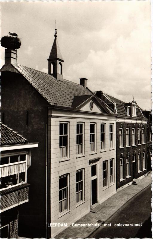 CPA AK Leerdam, Gemeentehuis met Ooievaarsnest. NETHERLANDS (714001)