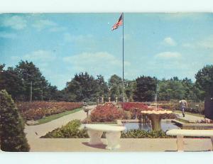 Unused Pre-1980 USA FLAG AT MEMORIAL ROSE GARDEN Topeka Kansas KS v5702