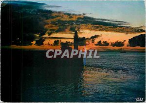 Postcard Modern Treport (SML) The lighthouse the nightfall