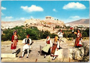 VINTAGE CONTINENTAL SIZE POSTCARD NATIONAL COSTUMES ON DISPLAY ATHENS GREECE