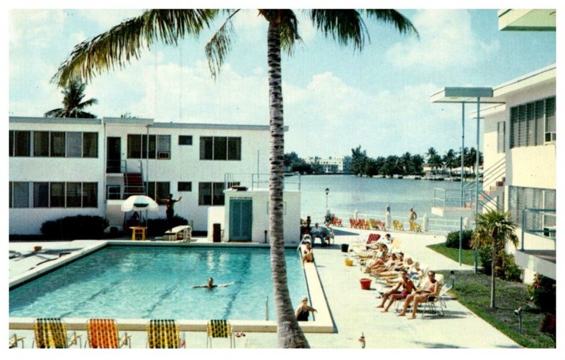 Florida Miami Beach ,  Esquire Deluxe Apartments ,Poolside