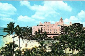 Postcard HOTEL SCENE Waikiki Hawaii HI AI9684