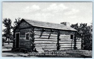 2 Postcards NEW SALEM, Illinois IL~ Interior/Exterior BERRY LINCOLN STORE c1940s