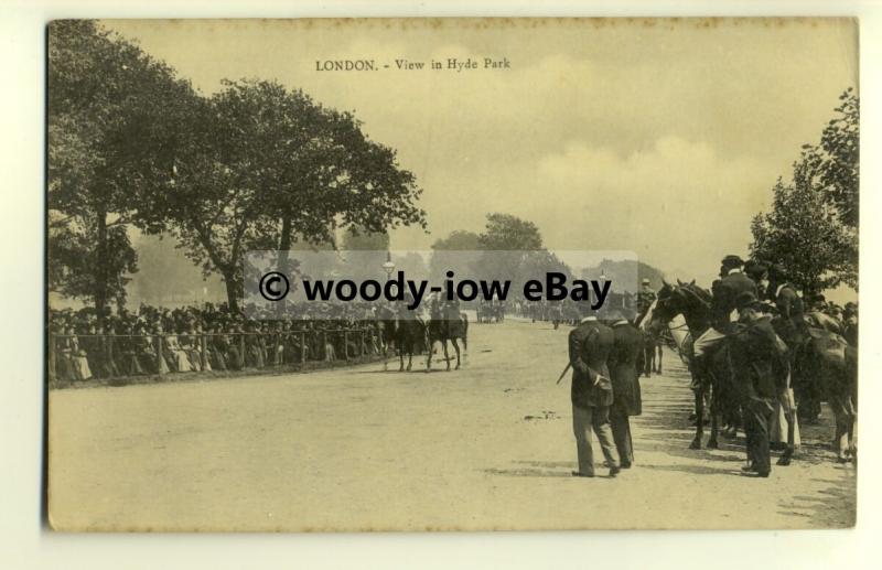 tp8549 - London - Crowds Waiting for Procession, within Hyde Park - Postcard