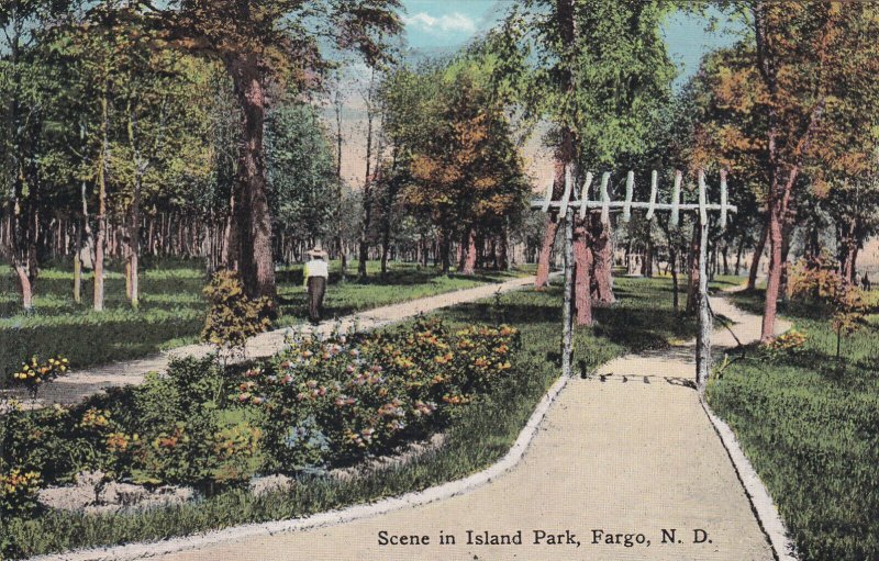 FARGO, North Dakota, 1900-1910s; Scene In Island Park