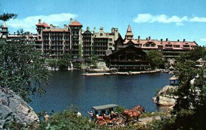 1961 MOHONK LAKE NEW YORK MOUNTAIN HOUSE ULSTER CO LAKE SHORE ROAD POSTCARD P940