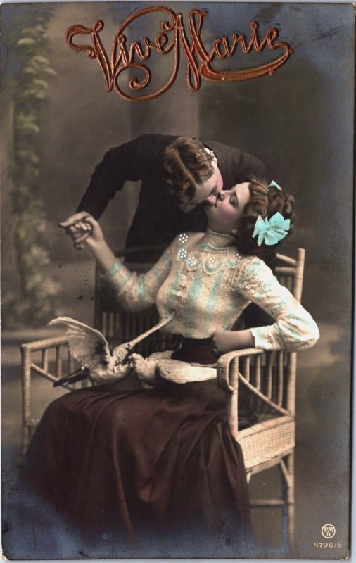 Beautiful Glamour Couple Love & Romance Kissing Vintage RPPC C164