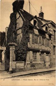 CPA LOUVIERS - Vieilles Maisons Rue de l'Hotel-de-Ville (181965)