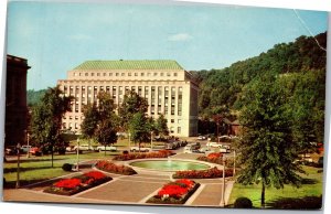 Postcard WV Charleston Courtyard of West Virginia State Capitol