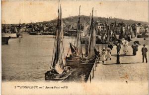 CPA HONFLEUR - L'Avant-Port (422232)