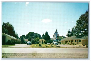 Junction City Oregon Postcard City Center Motel Exterior Roadside c1960s Vintage