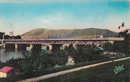 France Hendaye Le Pont International et le Mont Jaizquibel Photo