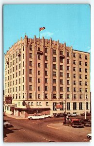 1966 ONTARIO CANADA ROYAL EDWARD HOTEL FORT WILLIAM AAA TAXI POSTCARD P2939