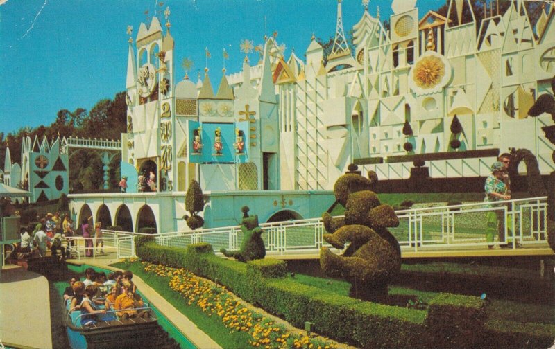 Disneyland It's a small world California 05.59