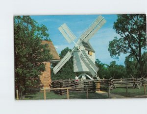 Postcard Robertson's Windmill Williamsburg Virginia USA