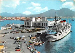 BC59825 bateaux ships in Napoli cars voitures autobus