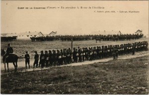 CPA La Courtine En attendant la Revue de l'Artillerie FRANCE (1050436)