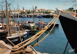 BR52628 Saint jean de Luz vue sur le port ship bateaux       France