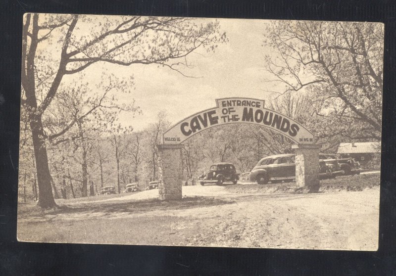 BLUE MOUNDS WISCONSIN CAVE OF THE MOUNDS ENTRANCE OLD CARS VINTAGE POSTCARD