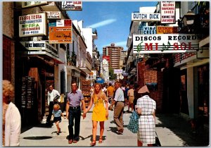 VINTAGE CONTINENTAL SIZED POSTCARD EARLY 1970s STREET SCENE TORREMOLINOS SPAIN