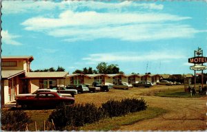 Voyageur Motel Lloydminster Alberta Vintage Travel Postcard 28556-C