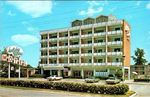 Norfolk, VA Virginia   HOLIDAY TOWERS MOTEL  Roadside VINTAGE Chrome Postcard