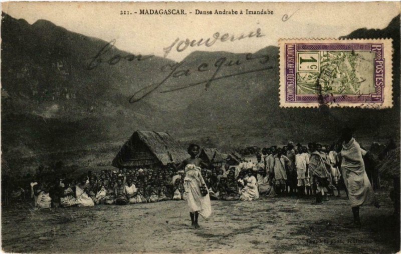 CPA AK Danse Andrabe a Imandabe MADAGASCAR (625631)