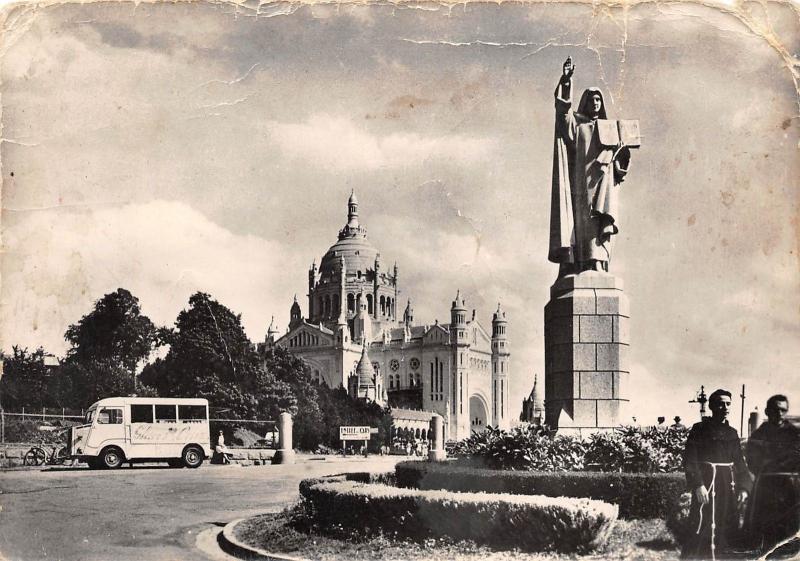 BR19934 la basilique Lisieux   france