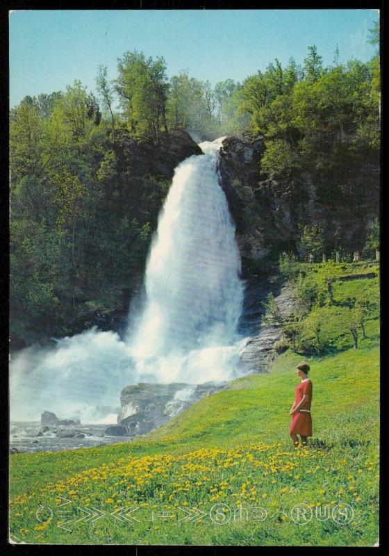 Steinsdalsfossen i Hardanger. Ogsa kait ovsthusfossen