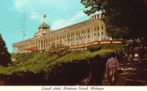 Mackinac Island Michigan, 1975 Grand Hotel Building Structure Vintage Postcard