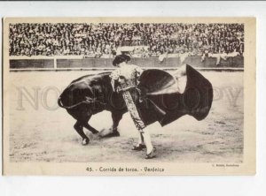 299746 SPAIN Matador TORERO bullfighter BULL Corrida del Toros Veronica postcard