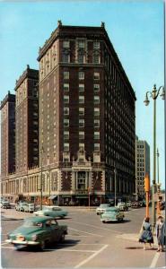 SYRACUSE, NY New York   HOTEL SYRACUSE Street Scene    c1950s   Cars   Postcard