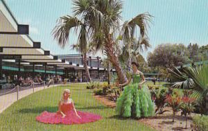 Florida Silver Springs Models Posing In Front Of Gift Shop