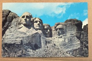 VINTAGE 1968 USED  POSTCARD  MT. RUSHMORE, BLACK HILLS, SOUTH DAKOTA