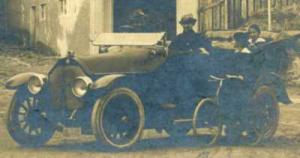 RPPC WIEN GERMANY ANTIQUE AUTO CAR POSTCARD DOWNTOWN