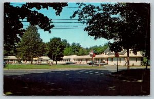 Skowhegan  Maine  Towne Motel  Postcard