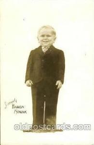 Baron Nowak, Circus Midgets, Smallest Person writing on back 