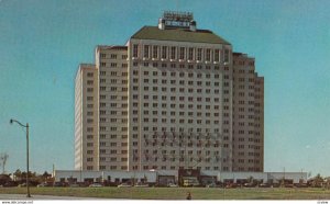 HOUSTON , Texas , 1954 ; Shamrock Hotel