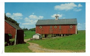 PA - Amish/Mennonite Culture. Berks Hex Sign Barn