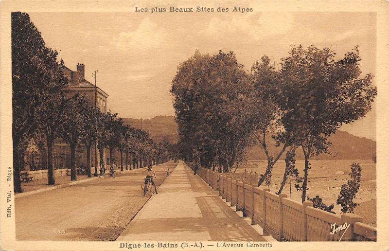 BF4462 digne les bains l avenue gambetta france