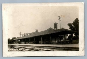 VINTON IA RAILROAD RAILWAY TRAIN DEPOT ANTIQUE REAL PHOTO POSTCARD RPPC